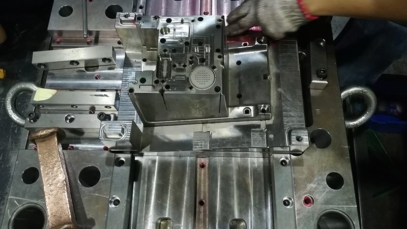 橡胶模具：揭秘十大品牌背后的技术奥秘